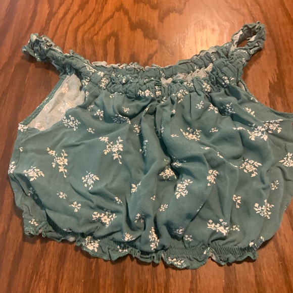 L.A. Hearts <3 Green Floral Crop Top 🌿 - Picture 3 of 3